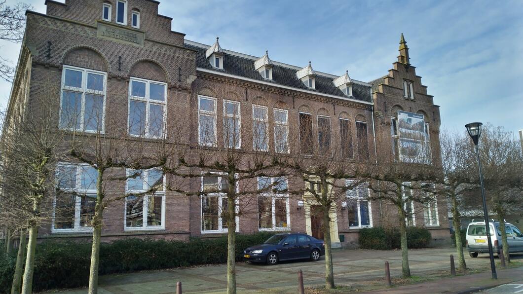 Oude HBS, Zuideinde 76